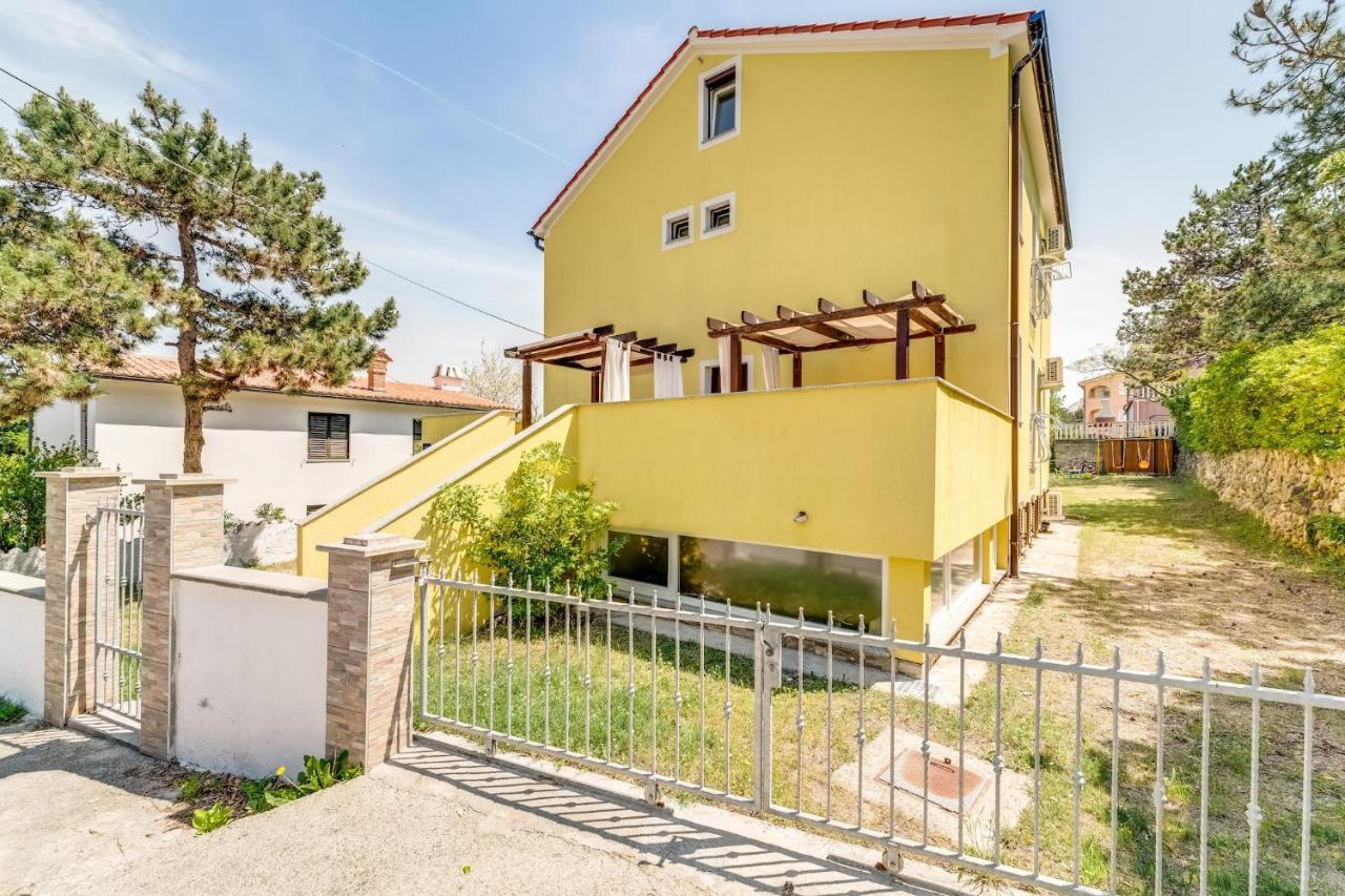 Apartments With A Parking Space Baska, Krk - 13907 Baška Exterior foto